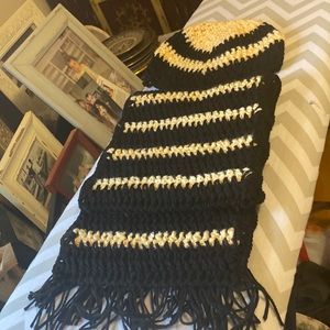 NWOT Old World Style matching scarf and beanie.